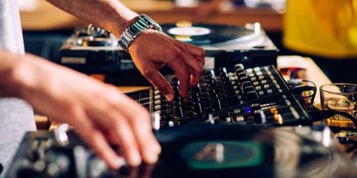 DJ der mixer