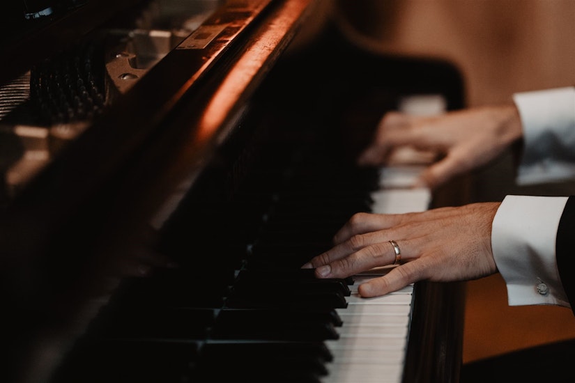 Bruiloft pianist boeken voor uw feest? | Evenses.com .jpg