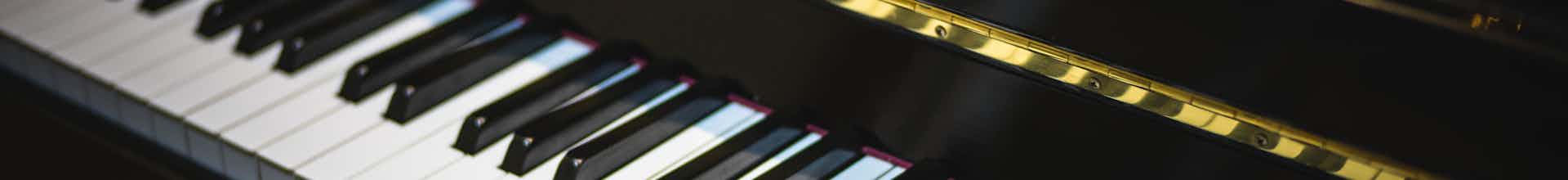 achtergrondzangeres piano