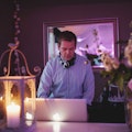 Hyr DJ Westcoast för ditt företagevenemng, fest eller bröllop 